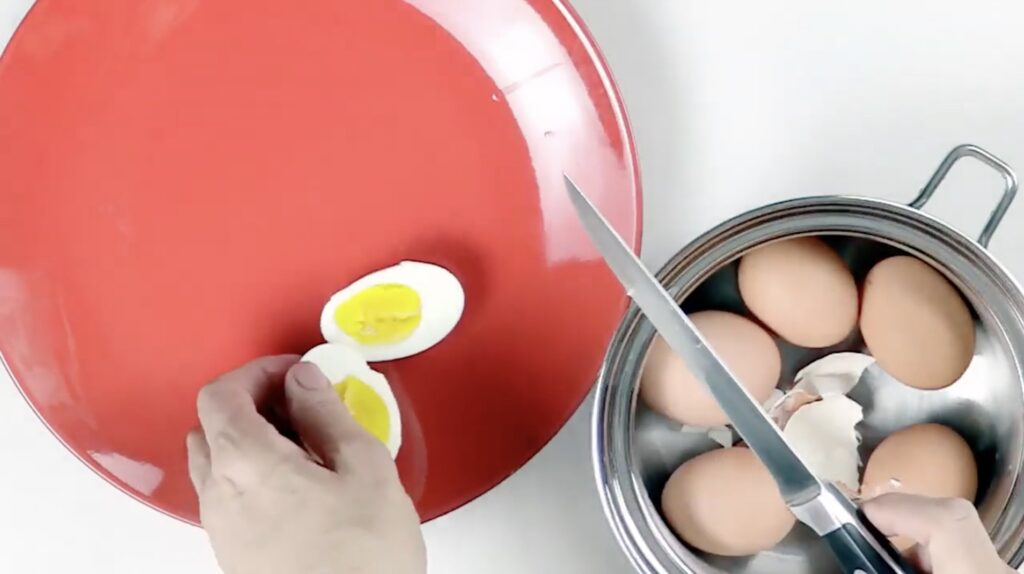 Cooking Eggs with Clean Cookware