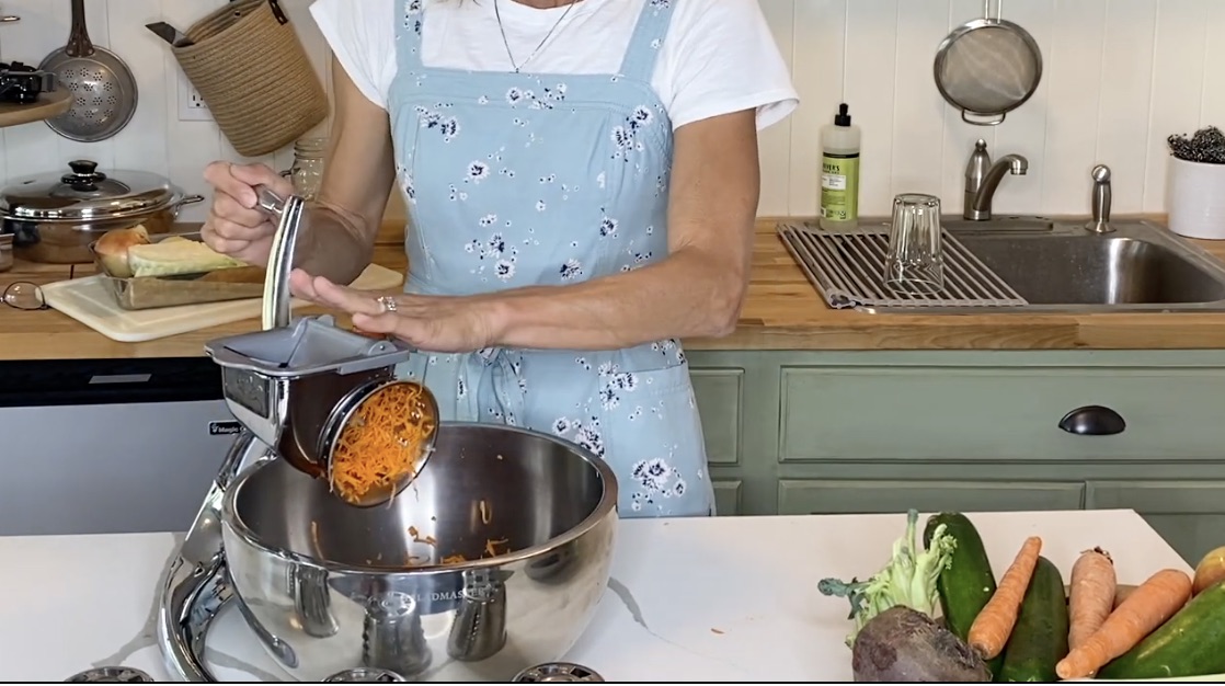 Food Processor by Saladmaster - working with carrots - watch out for fingers